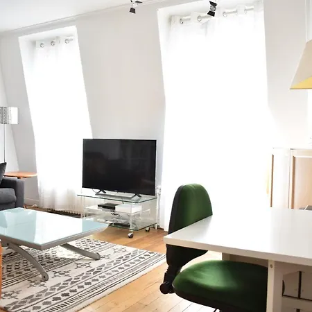 1 Bedroom In 15th * Parigi